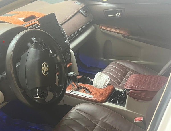 2014 Toyota Camry Hybrid In Lagos