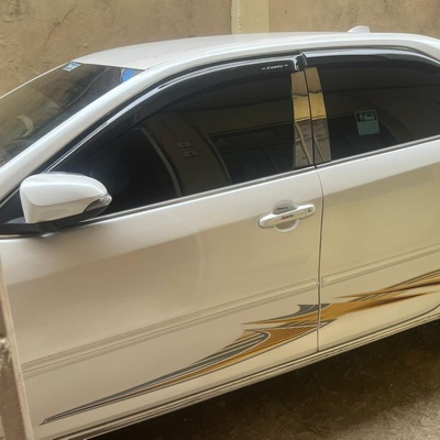 2014 Toyota Camry Hybrid In Lagos