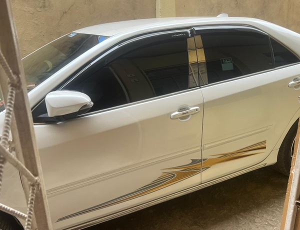 2014 Toyota Camry Hybrid In Lagos