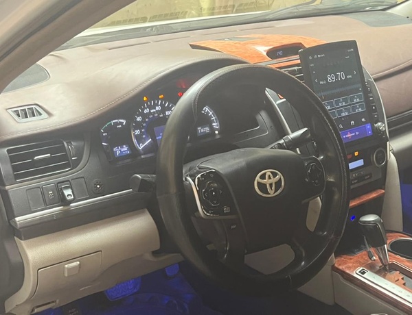 2014 Toyota Camry Hybrid In Lagos