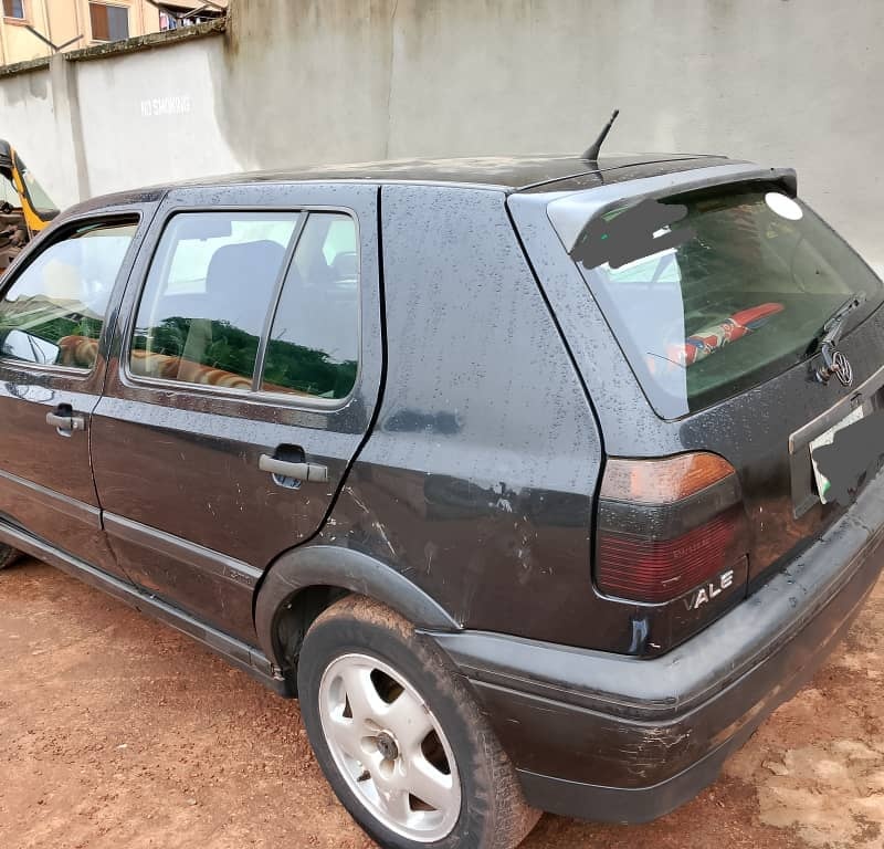 Volkswagen Golf 3, saloon car For Sale in Enugu state image