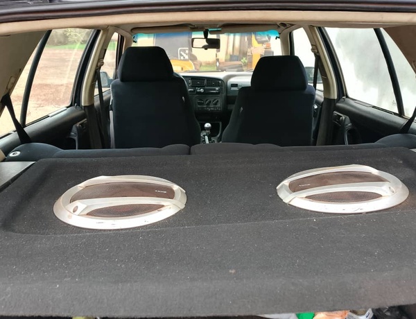 Volkswagen Golf 3, saloon car For Sale in Enugu state