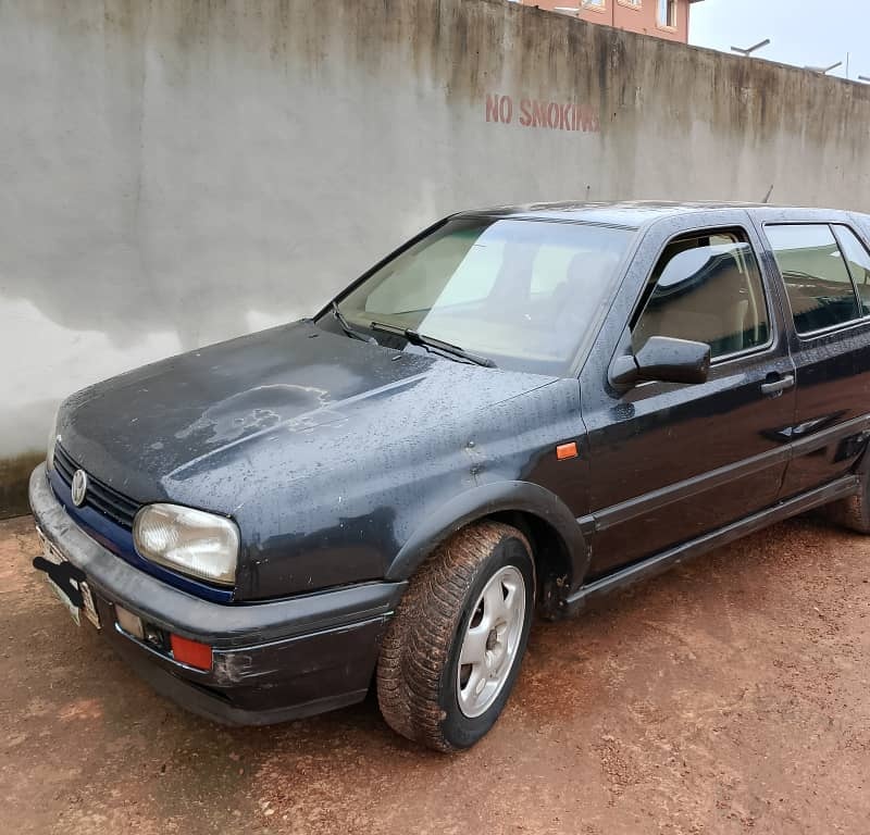 Volkswagen Golf 3, saloon car For Sale in Enugu state image