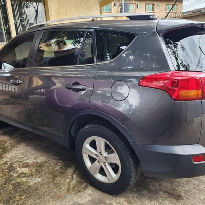 Nigerian Used Toyota RAV4 XLE 2013 in Surulere Lagos