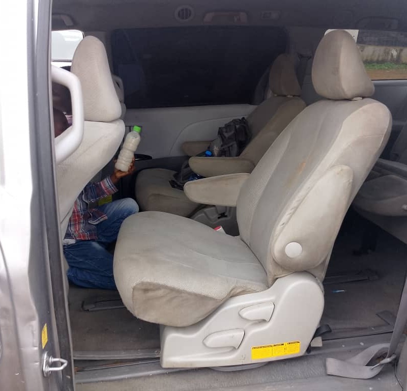 Nigerian used Toyota Sienna 2011 model for sale in lagos. image