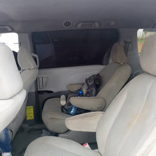 Nigerian used Toyota Sienna 2011 model for sale in lagos.