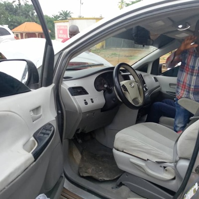 Nigerian used Toyota Sienna 2011 model for sale in lagos.