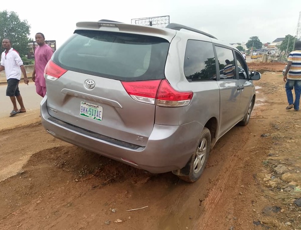 Nigerian used Toyota Sienna 2011 model for sale in lagos.