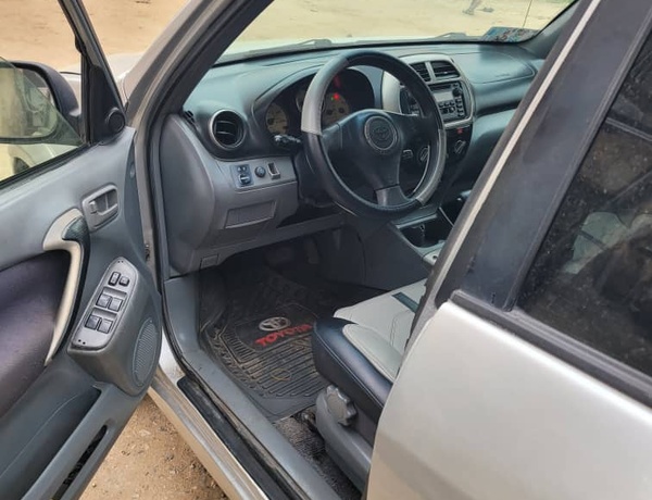 Nigerian used Toyota Rav4 2004 on sale in Ojo, Lagos State