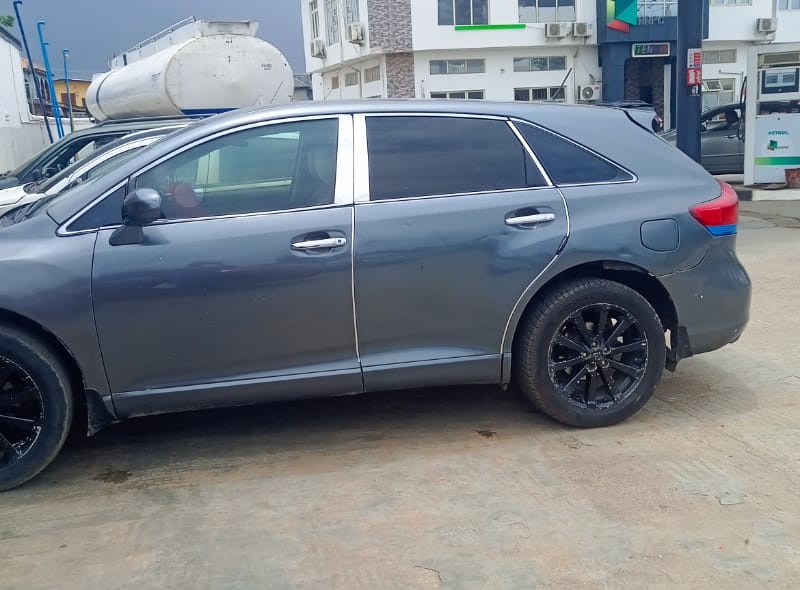 Nigerian Used Toyota venza 2010 in ikorodu Lagos state image