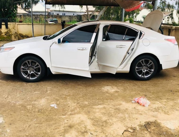 Nigerian used Acura TL 09/10 for sale in APO, Abuja