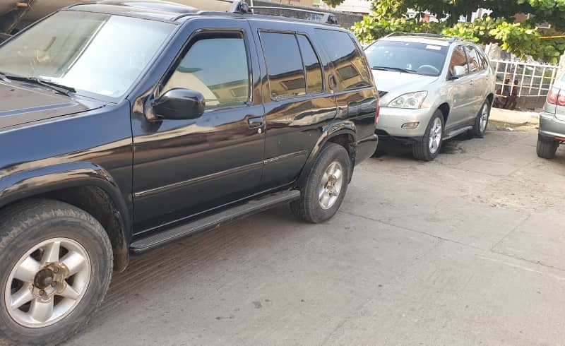 Nissan Pathfinder 2000 model for sale in Lagos state image