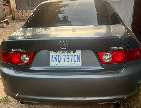 Acura TSX 2006 for sale in Jubilation comfort estate Abuja.