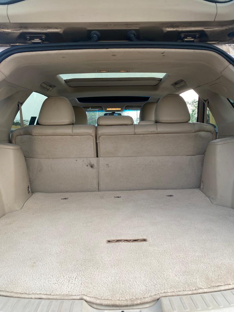 Car Image 9