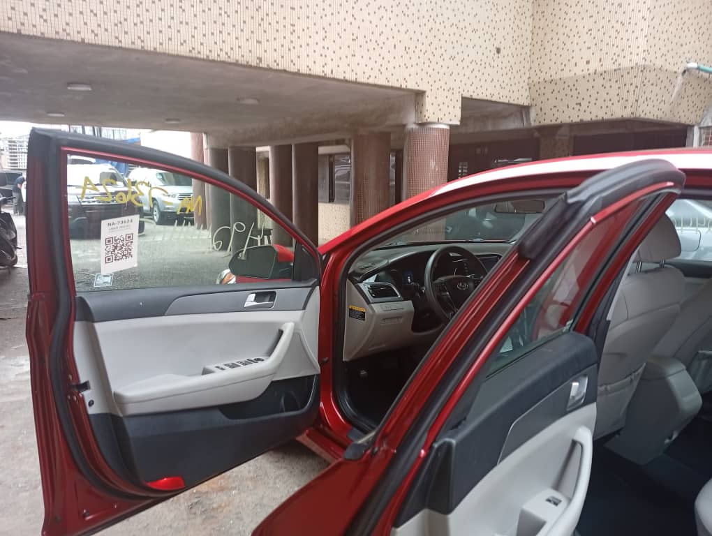 Car Image 5