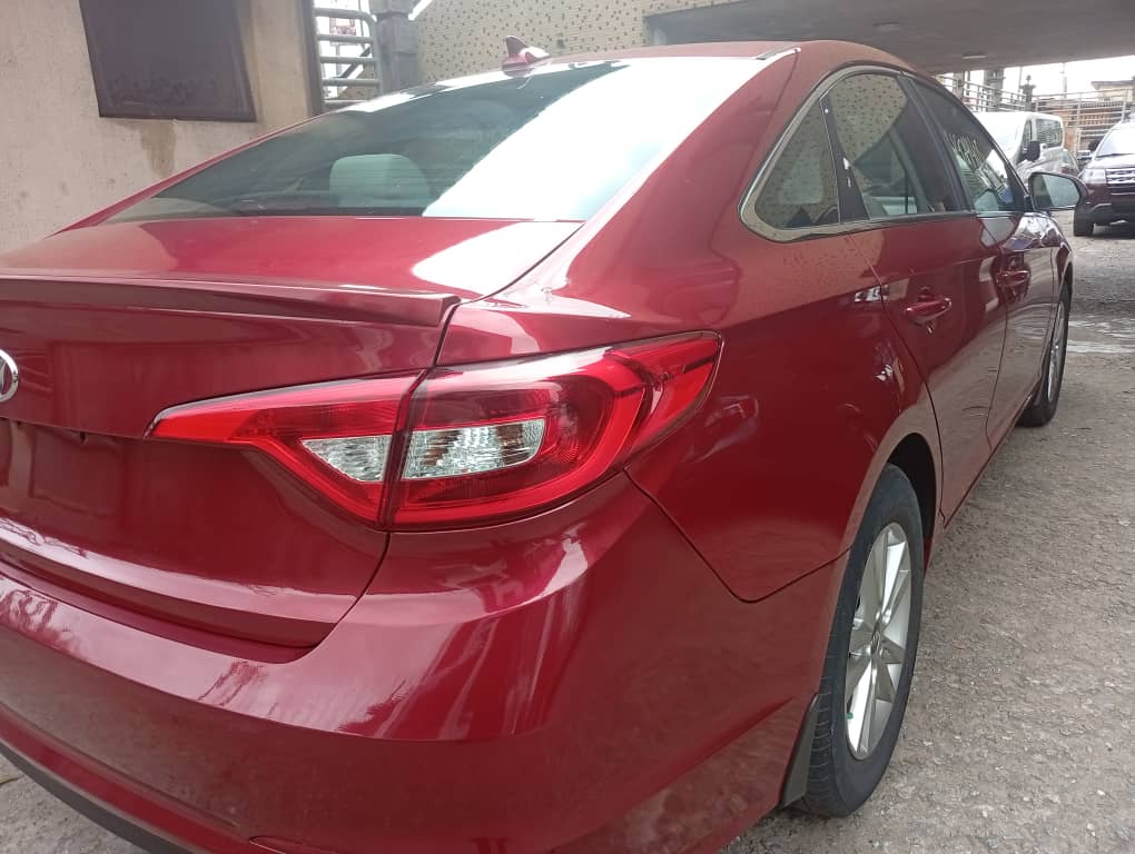 Car Image 14