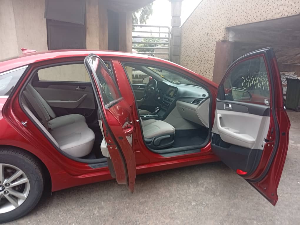Car Image 10