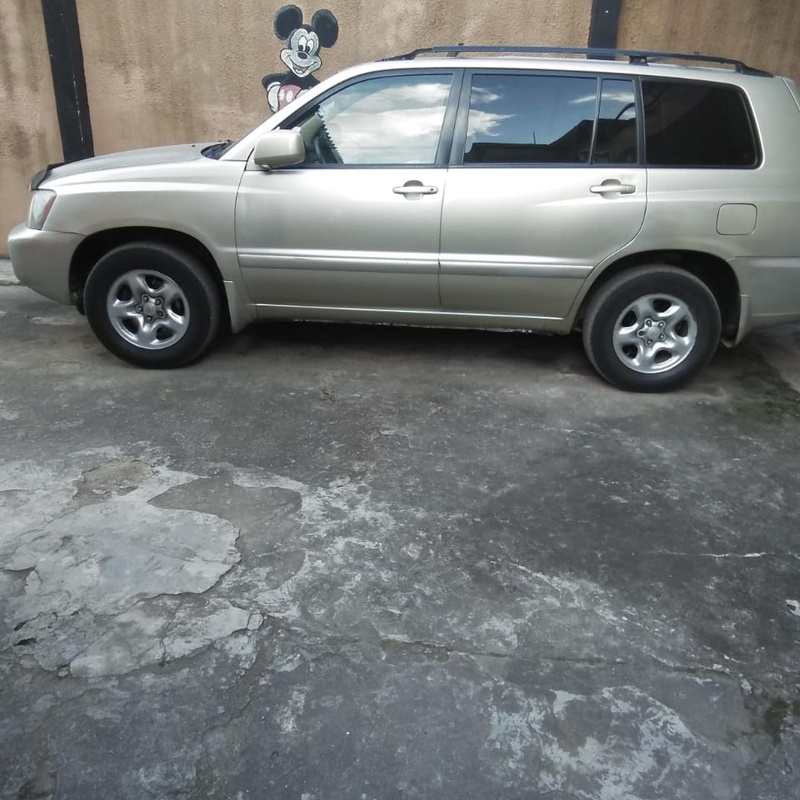Nigerian used Toyota Highlander 2002 for sale in Ikosi-Ketu image
