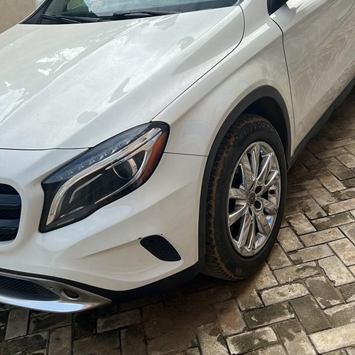 A Mercedes Benz/2015 model for sale in warri, Delta state