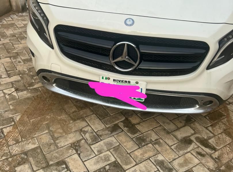 A Mercedes Benz/2015...
