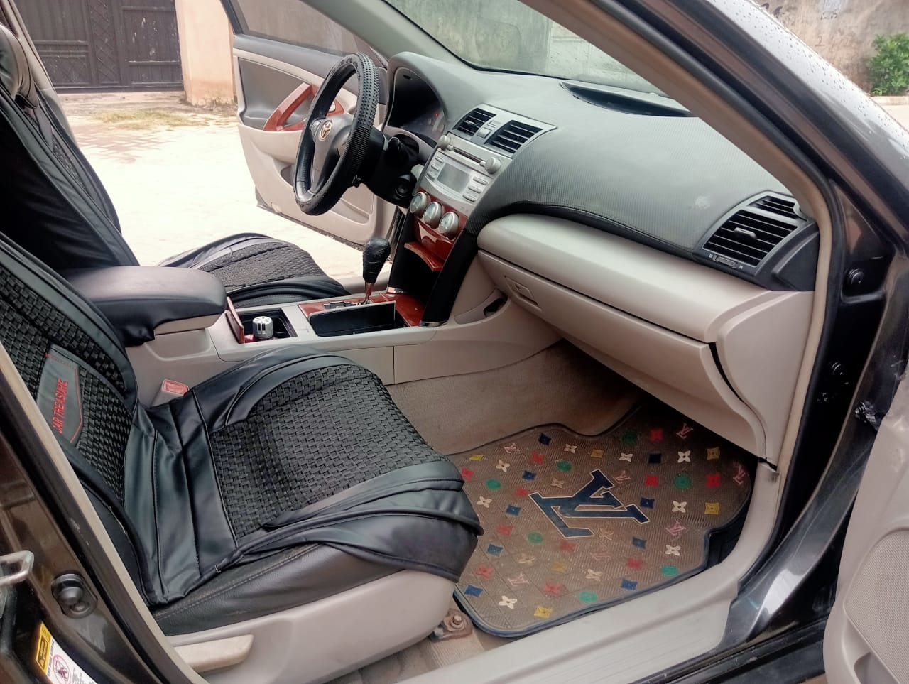 Car Image 13