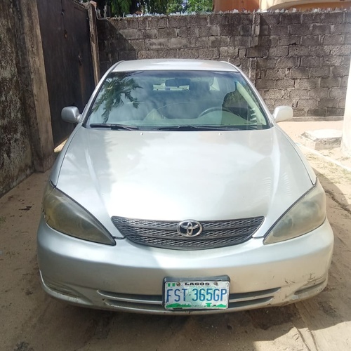 Nigerian Used Toyota Camry 2.4 2004 model in Ojo Lagos