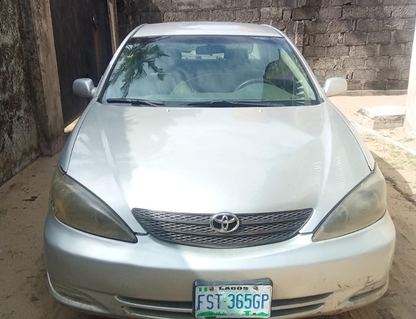Nigerian Used Toyota Camry 2.4 2004 model in Ojo Lagos