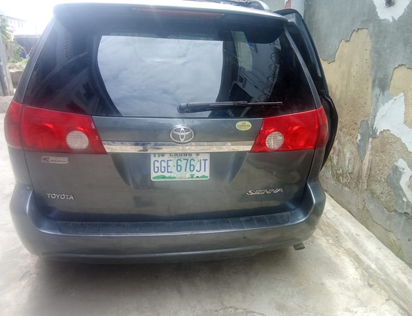 Toyota Sienna 2006 for Sale in Ojo, Lagos State
