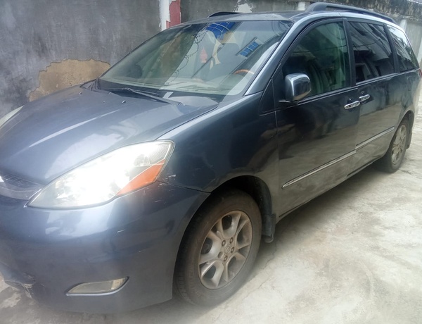 Toyota Sienna 2006 for Sale in Ojo, Lagos State