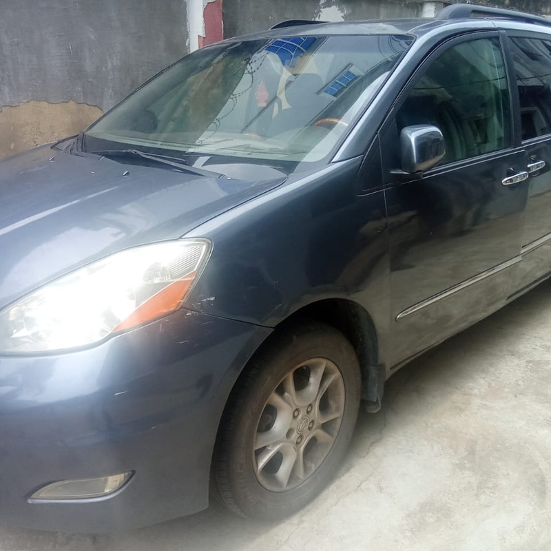 Toyota Sienna 2006 for Sale in Ojo, Lagos State image