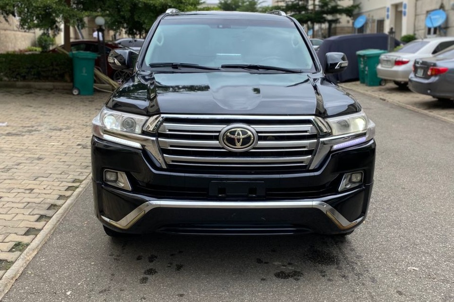 Toyota Land  Cruiser...
