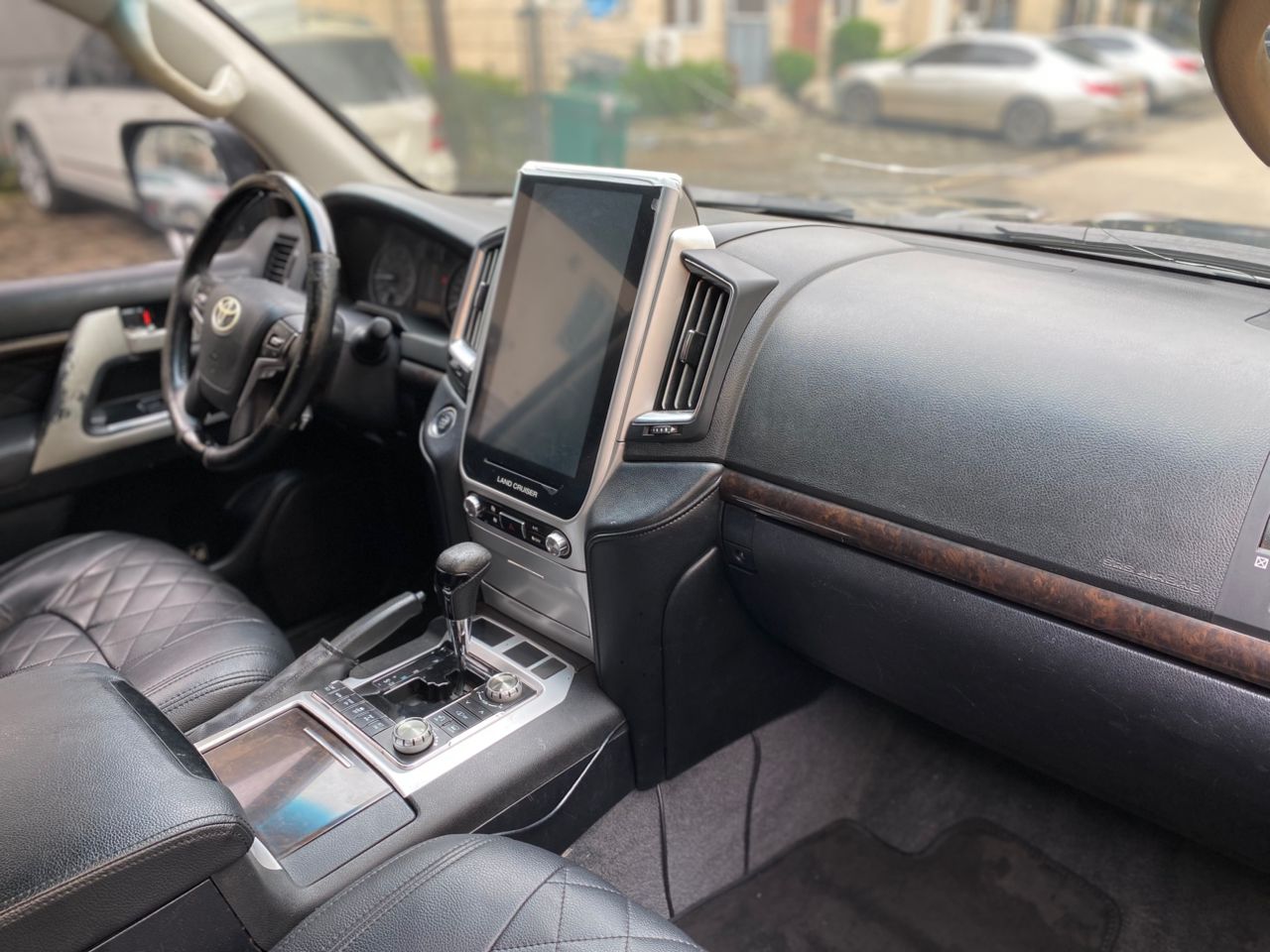 Car Image 8