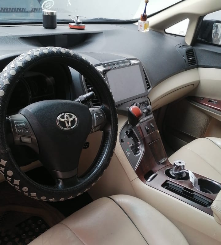 Nigerian Used Toyota venza 10 for sale in Magodo, Lagos image