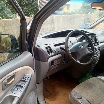 Nigerian Used Toyota Previa 2002 for sale in Ikeja, Lagos