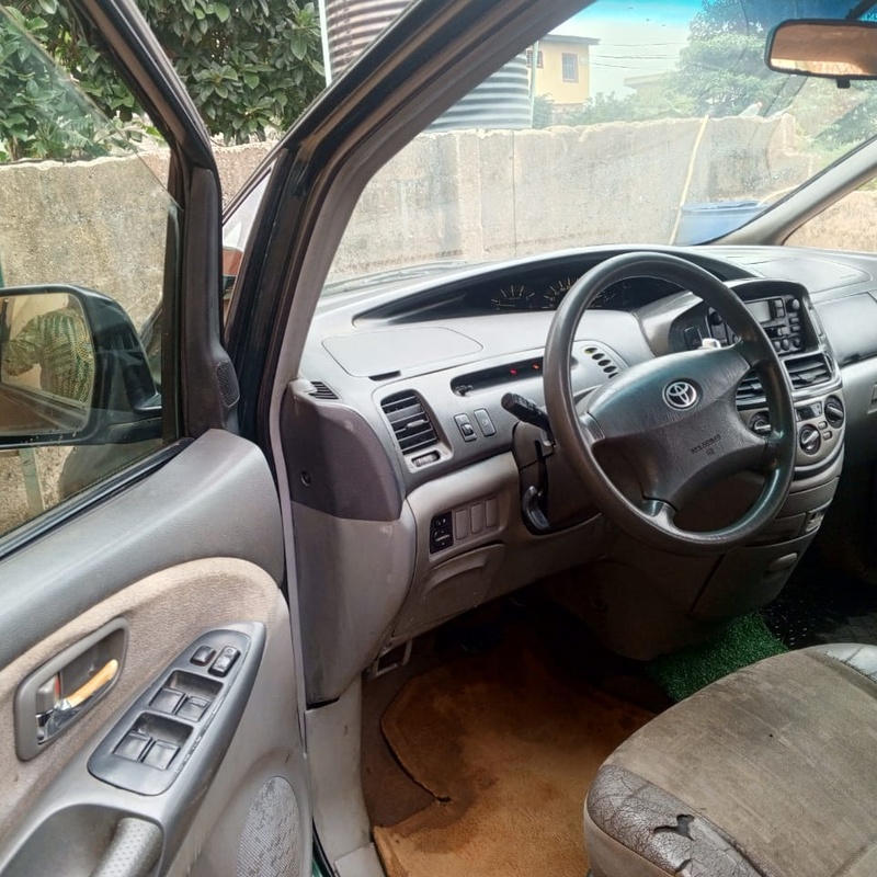 Nigerian Used Toyota Previa 2002 for sale in Ikeja, Lagos image