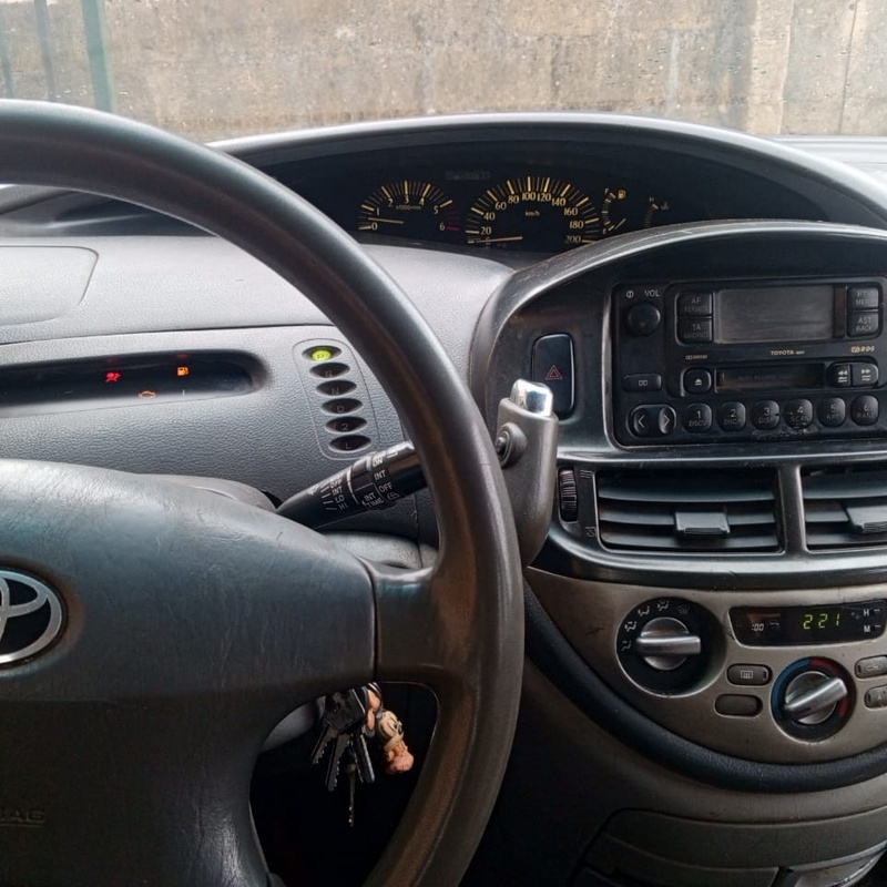 Nigerian Used Toyota Previa 2002 for sale in Ikeja, Lagos image