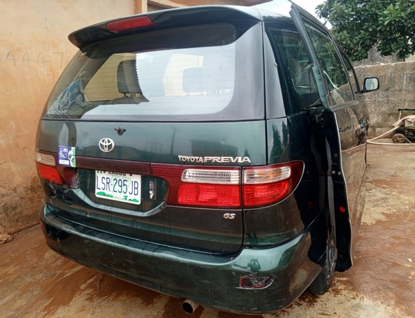 Nigerian Used Toyota Previa 2002 for sale in Ikeja, Lagos