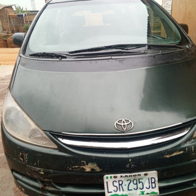Nigerian Used Toyota Previa 2002 for sale in Ikeja, Lagos