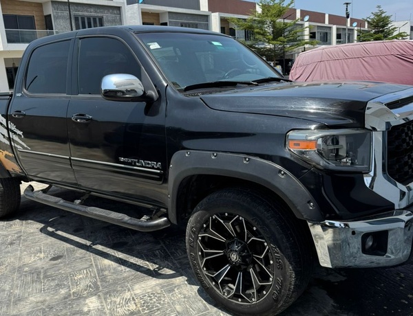 Toyota Tundra 2006 , 1 year used , Lekki Lagos Nigeria