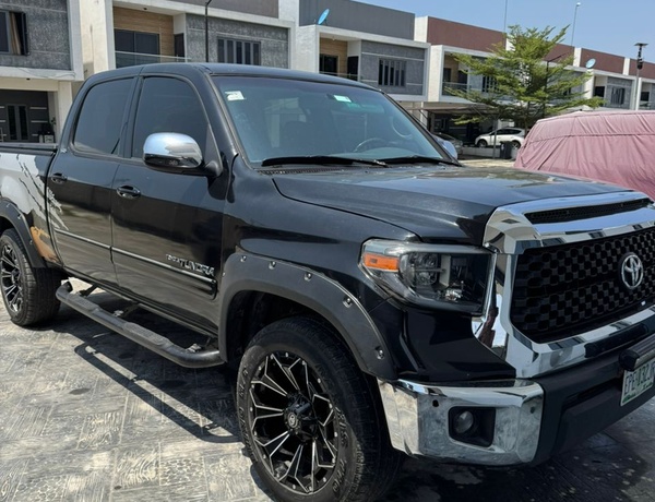 Toyota Tundra 2006 , 1 year used , Lekki Lagos Nigeria