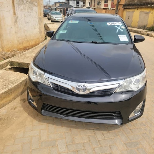 Toyota Camry XLE 2013 for Sell In Lagos