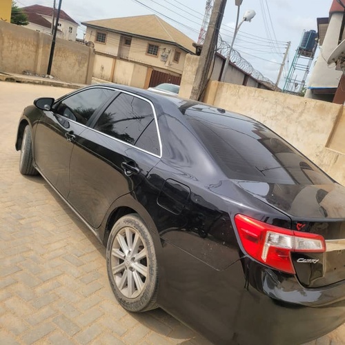 Toyota Camry XLE 2013 for Sell In Lagos