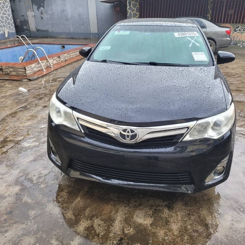 Toyota Camry XLE 2013 for Sell In Lagos