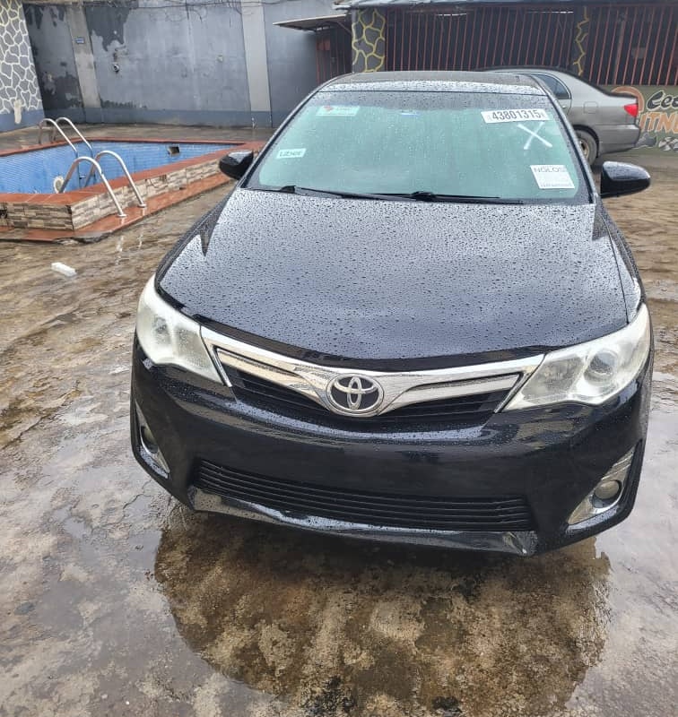 Toyota Camry XLE 2013 for Sell In Lagos image