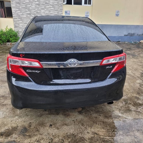 Toyota Camry XLE 2013 for Sell In Lagos