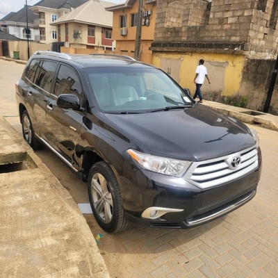 Foreign Used Toyota Highlander 2013 for sell In Lagos