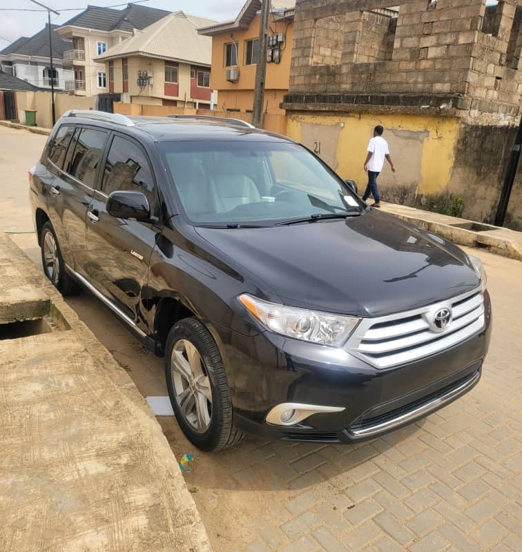 Foreign Used Toyota Highlander 2013 for sell In Lagos image