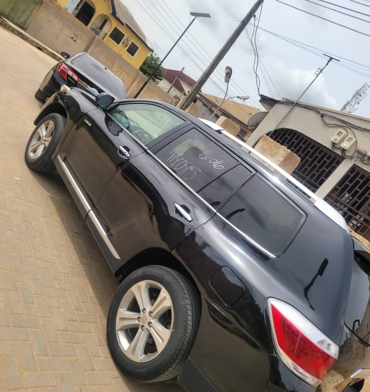 Foreign Used Toyota Highlander 2013 for sell In Lagos image