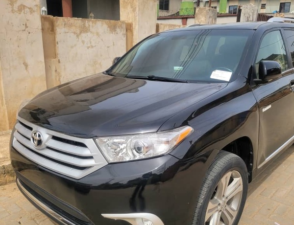 Foreign Used Toyota Highlander 2013 for sell In Lagos