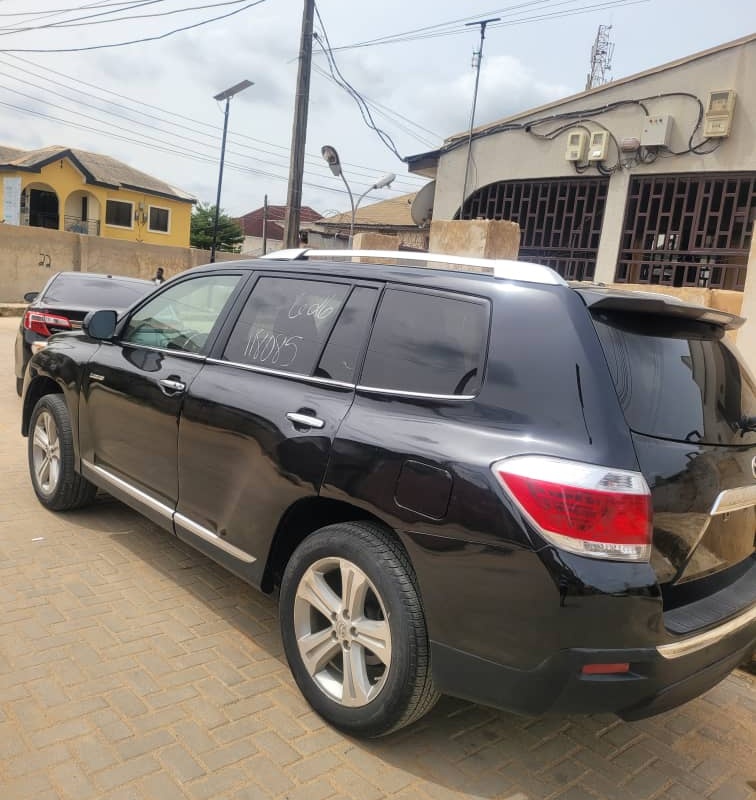 Foreign Used Toyota Highlander 2013 for sell In Lagos image